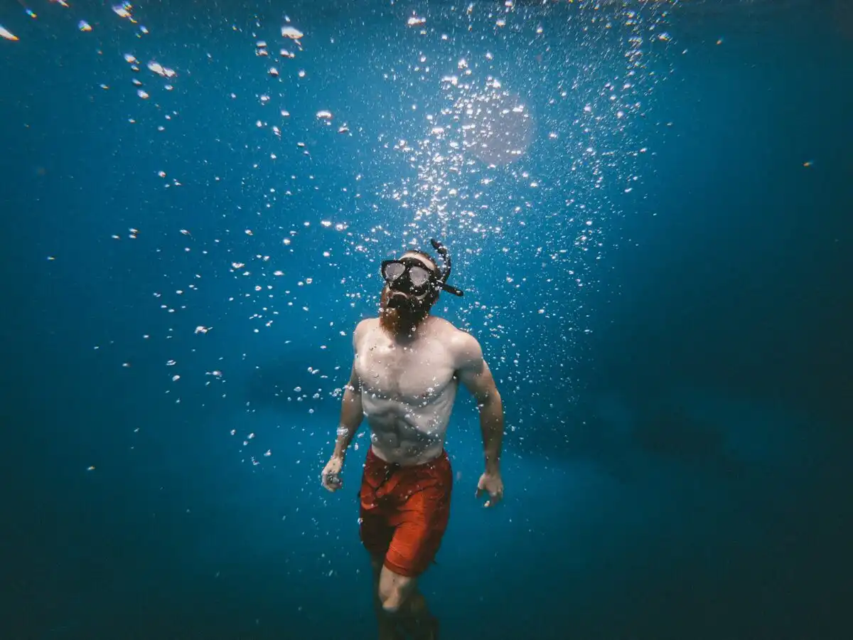 Zaujímavosti a fakty, o ktorých si ani len netušil 7 man in body of water